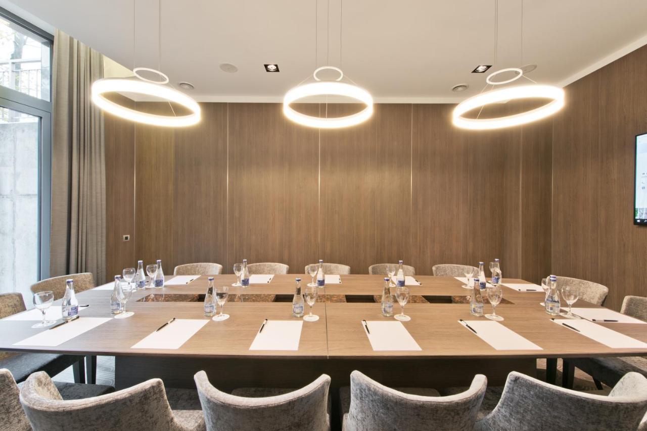 Congress Avenue Hotel VNO